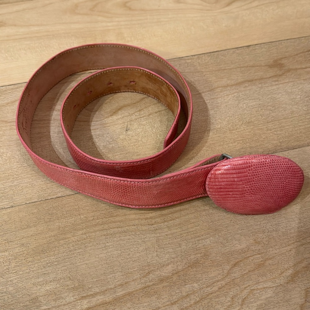 Leather belt with removable buckle